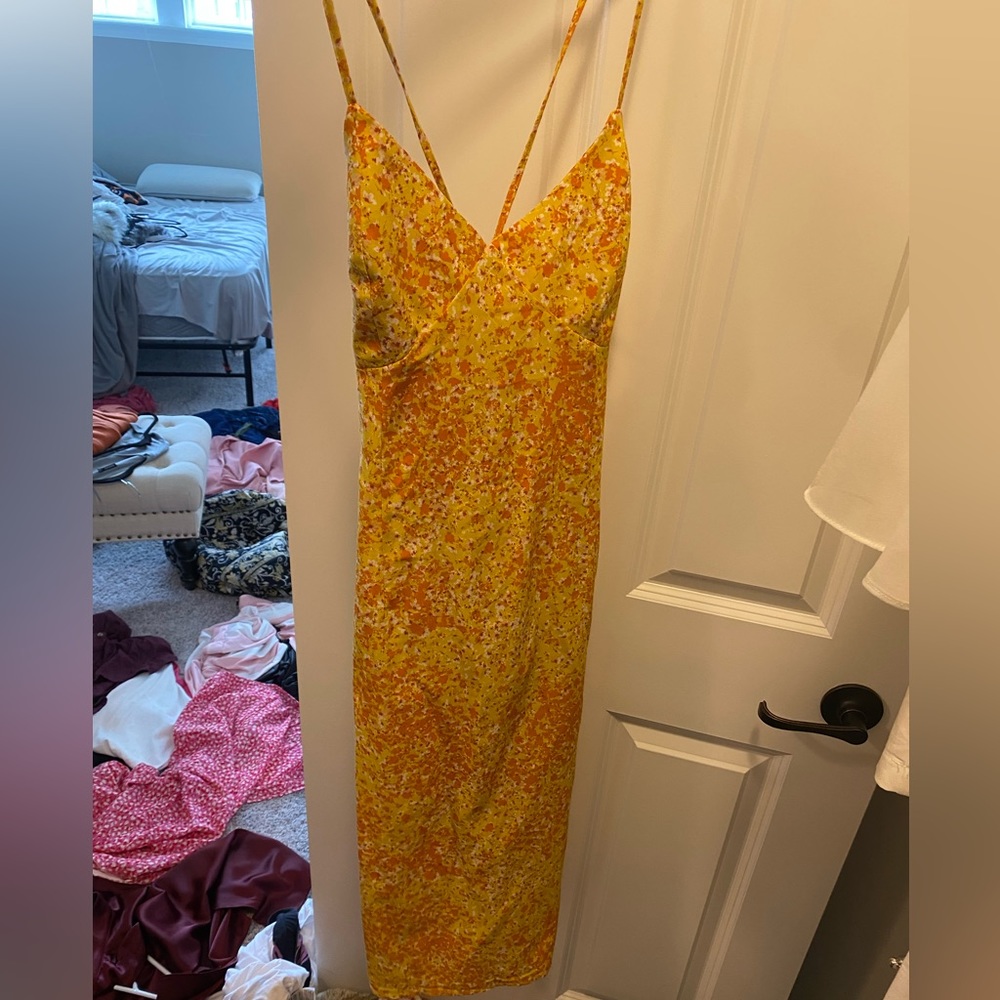 Yellow, cross-tie back, form-fitting dress